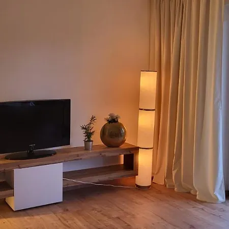 Διαμέρισμα Ammergaufeeling Mit Einmaligem Bergblick, Terrasse, Naehe Zur Nato Schule